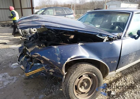 1981 Pontiac Grand Prix z USA, uszkodzony, nr VIN 1G2AJ37AXBP540598